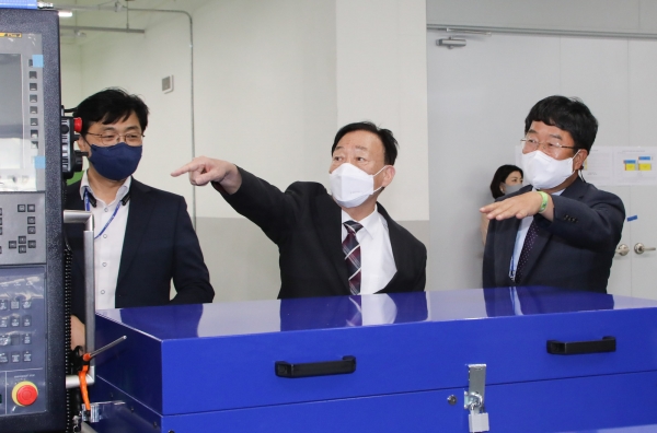 설동호 대전교육감, 2021년 대전광역시 제56회 전국기능경기대회 경기장 방문 모습