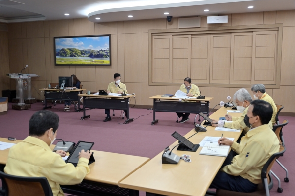 12일 시청 대백제실에서 열린 주간업무보고회 개최 모습