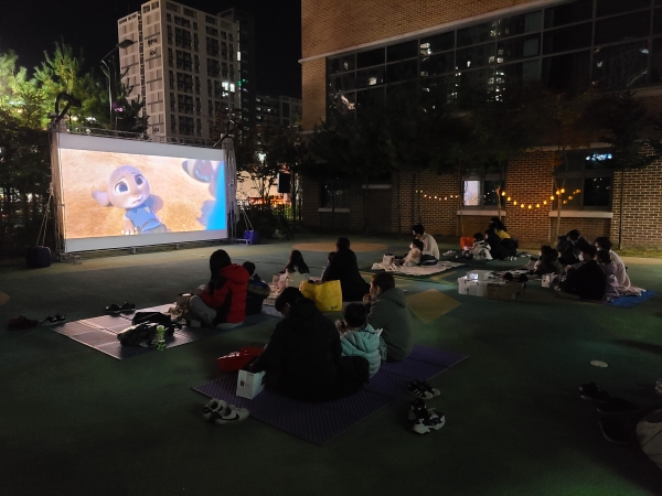 세종시 글벗유치원은 지난 27일부터 29일까지 '돗자리 영화제'를 진행했다.