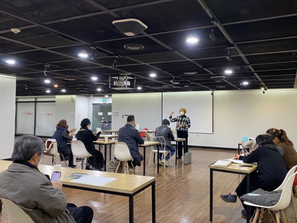 한밭대학교가 지난해 진행한 시니어 창의교육 전문가 과정 교육 모습