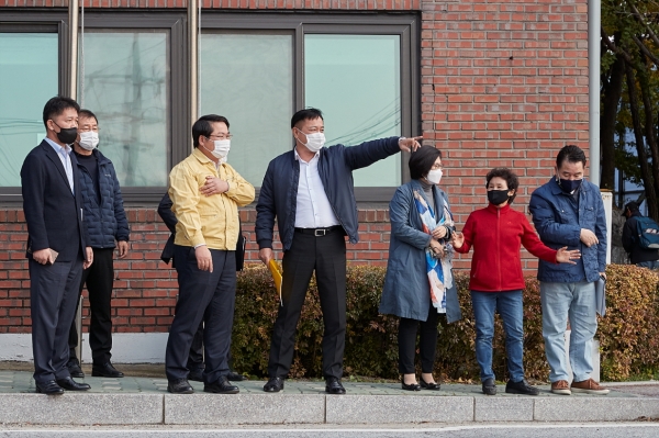 오세현 시장 삼일원앙아파트 방문 장면