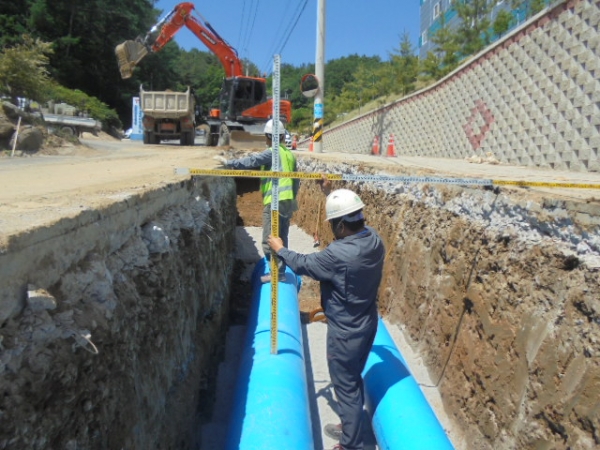 신풍면 일원 상수도 공급 지방상수도 확충사업 실시 상수도 관로 127㎞를 매설 모습