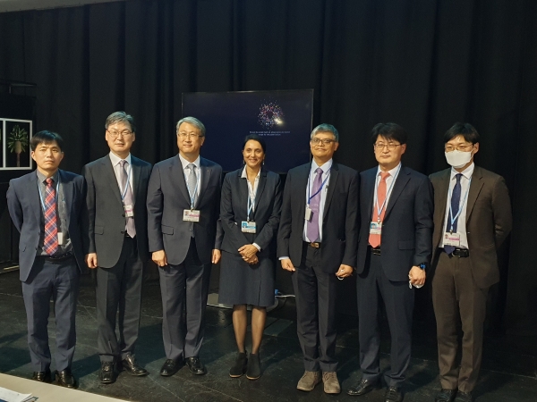 지난 1일, 사진 왼쪽 세 번째 박재현 한국수자원공사 사장, 사진 가운데 샤밀라 나이르 베돌레 UNESCO 사무총장보