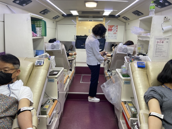 5일 사랑의 헌혈에 동참 모습