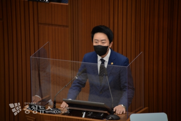 5분 발언하는 임채성 세종시의회 의원