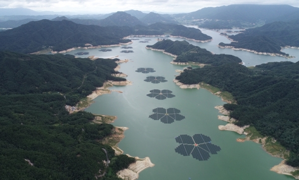 합천댐 수상태양광 전경