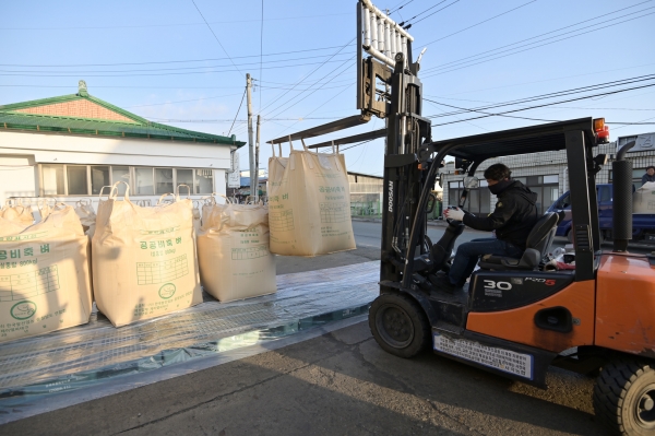 공익직불금 관련 자료사진 - 공공비축미곡 수매현장