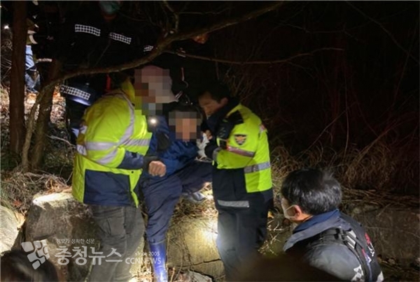 실종됐던 80대 실종자 A씨 구조 모습. 사진=금산경찰서 제공