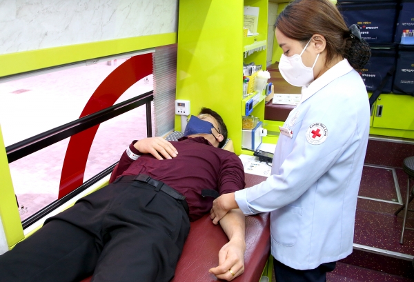 사랑의 헌혈행사 모습