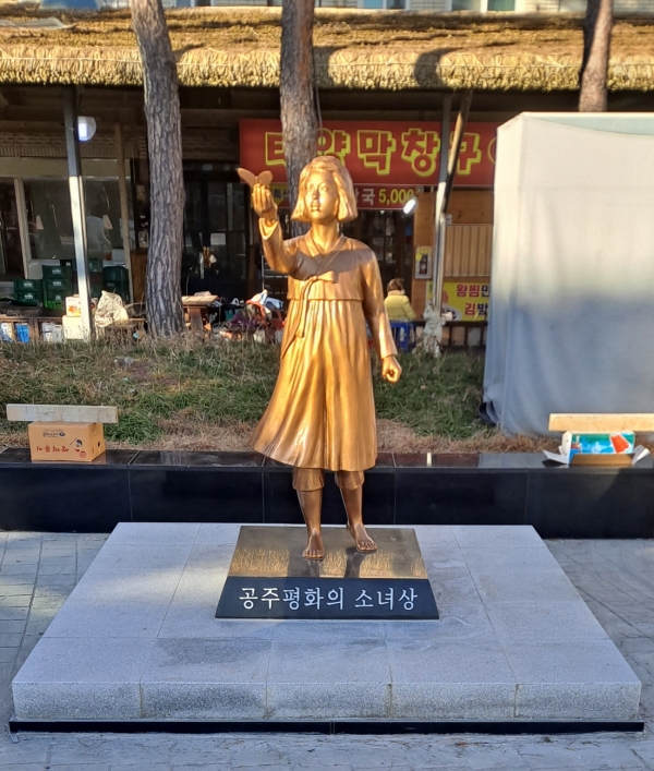 산성시장에 ‘평화의 소녀상’ 건립‧제막