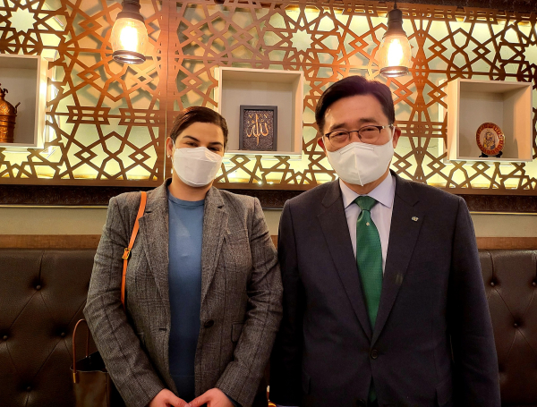 현장 사진  * 한국농수산식품유통공사 김춘진 사장(우측), 아쌀 알-탈 주한 요르단 대리대사(좌측)