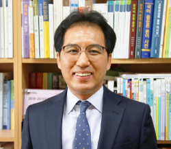 국어교육과 조재윤 교수