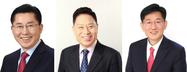 좌측부터 박경귀 아산시(을) 당협위원장, 유기준 전 아산시의장, 전만권 아산도시행정연구원장