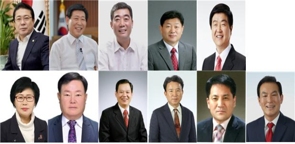 왼쪽 위부터 시계방향 구본선 논산시의회 의장, 김진호 논산시의원, 김형도 충남도의원, 신주현 전 논산경찰서장, 송영철 전 충남도의원, 백성현 전 논산시장 후보, 장창우 전 논산경찰서장, 전민호 전 논산시청 동고동락국장, 전낙운 전 충남도의원, 이정호 논산시 체육회장, 최정숙 논산시의원