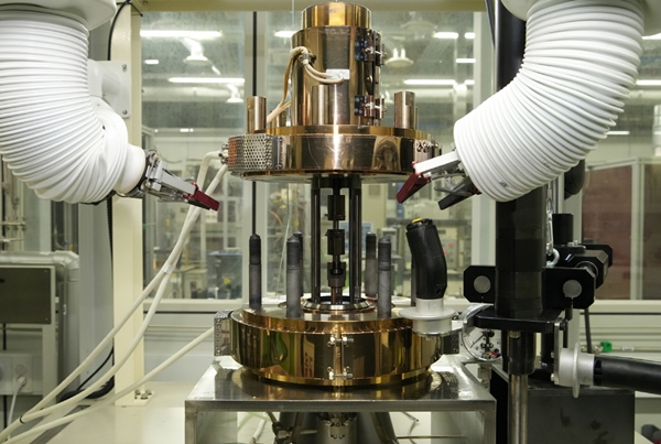 중성자조사 소재 고온 고압 내환경 특성 실증 장비