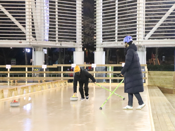 엑스포시민광장 야외스케이트장 컬링교실 운영