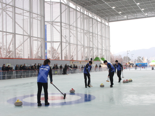 엑스포시민광장 야외스케이트장 컬링교실 운영