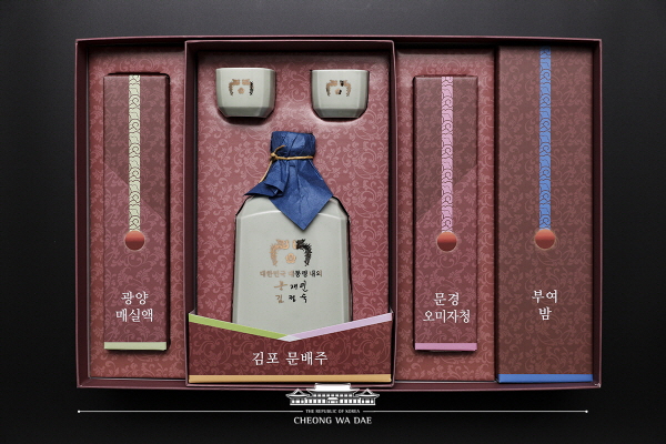 대통령 내외 설 선물 구성 모습