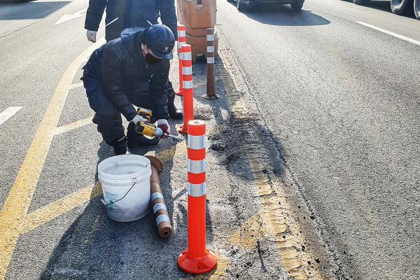 도로시설물 정비 모습