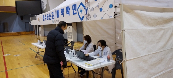 서천군 국내 체류 외국인 찾아가는 코로나 백신 접종