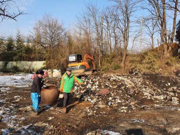 합덕읍, 저소득 취약계층 화재주택 복구 활동 모습