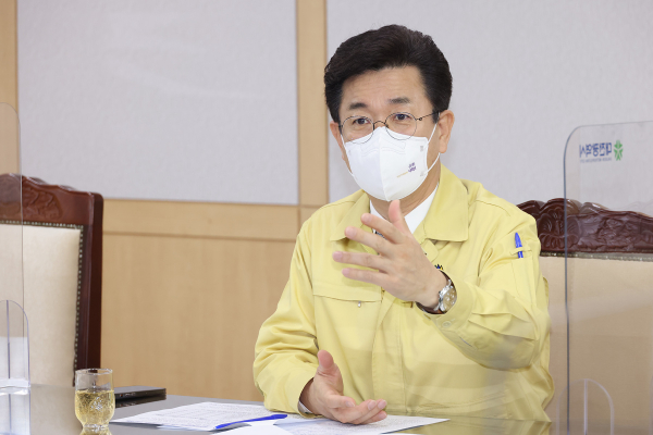 허태정 대전시장은 24일 시청 소회의실에서 중대재해처벌법 전면 시행에 대한보고회를 열고 관련 실국별 추진계획을 점검했다.