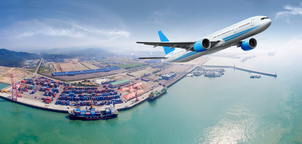 서산 대산항에서 비행기가 날아오르는 모습