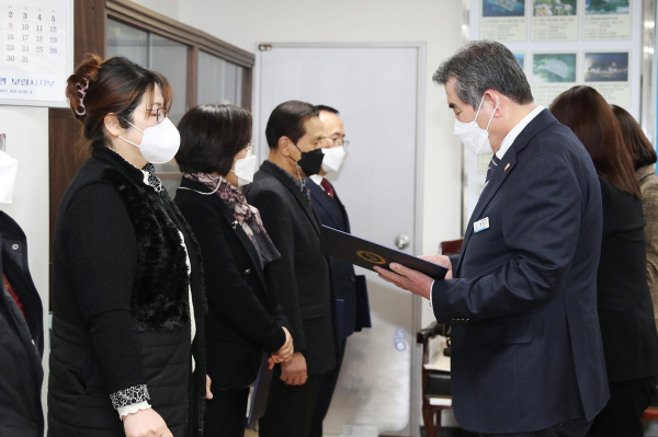 김동일 보령시장 등 관계자가 참석한 가운데 공유재산심의회 위원 위촉식 개최 모습