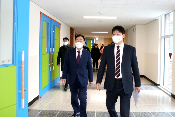 설동호 교육감, 3월 신설학교 개교 추진 현장점검 모습