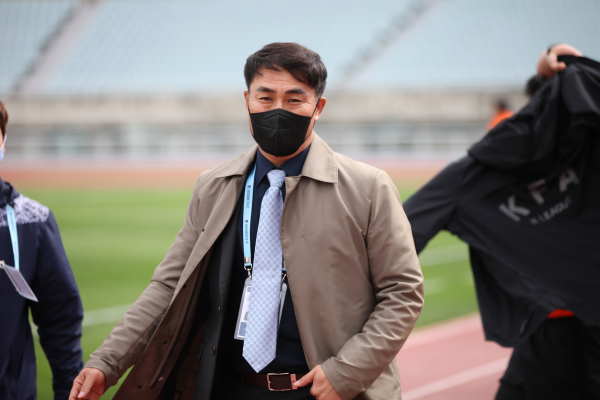 천안시축구단 김태영 감독