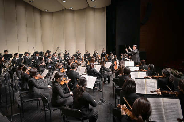 충남교향악단, ‘정나라 상임지휘자 취임 연주회’ 감동 선사