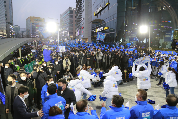 민주당 이재명 대선 후보 대전 유세 현장에는 2000명 이상의 구름인파가 몰렸다.