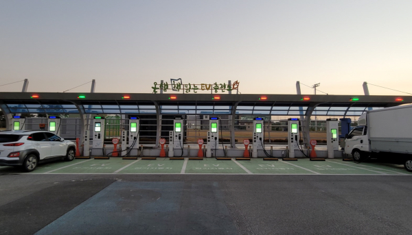 탕정면 온샘도서관 ‘온샘 책 읽는 EV 충전소’