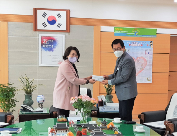 유공기관 장려금 전달사진(교육청)