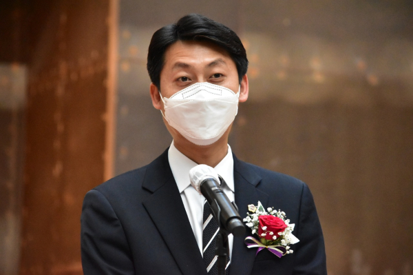 축사하는 이태환 세종시의회 의장