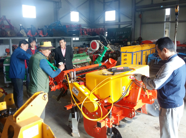 농업기계 임대장면