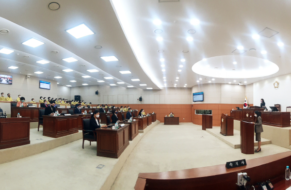 대전 유성구의회 임시회 개회 모습.