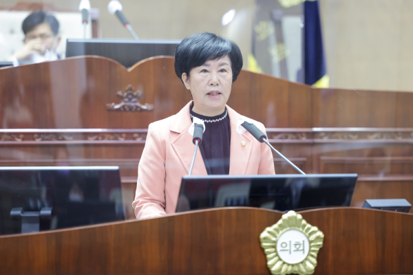5분 발언하는 엄소영 천안시의원