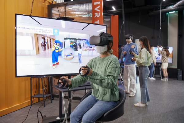 VR교육콘텐츠 활용 시연 장면