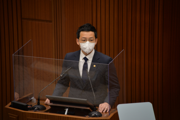 5분 발언하는 손인수 세종시의회 의원