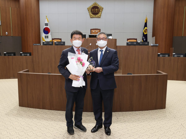 정광섭 의원이 충남도의회 제12회 우수의정대상을 수상했다./충남도의회 제공