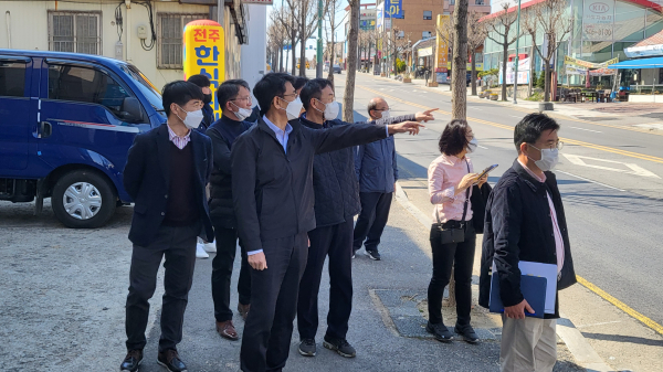 현장 점검 나선 이태규 아산시 부시장과 관계자들