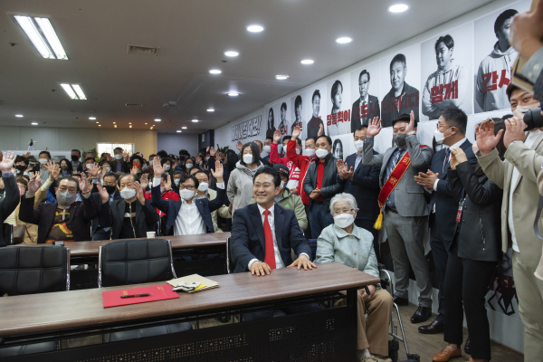 국민의힘 장동혁 대전시장 예비후보의 선거사무소 개소식 모습.