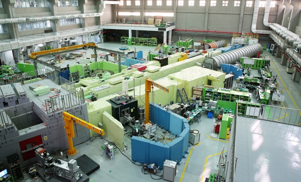 한국원자력연구원이 활용한 냉중성자 연구시설 내 중성자 소각산란장치(SANS)