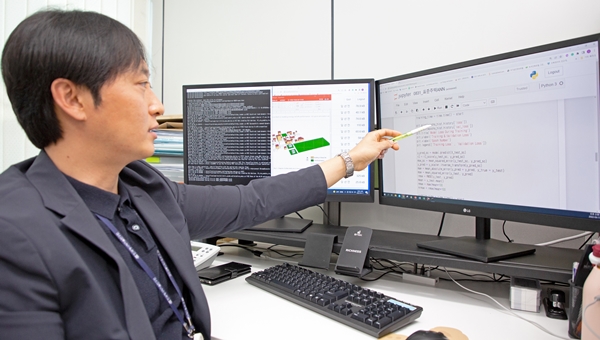 김종훈 책임연구원이 개발한 AI 모델의 훈련 및 검증 과정을 설명하고 있다