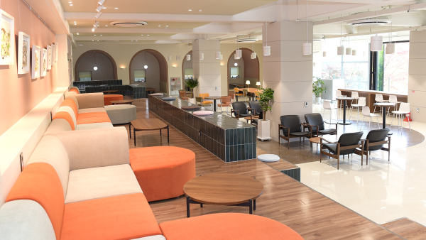 아고라 에토스 내부 전경