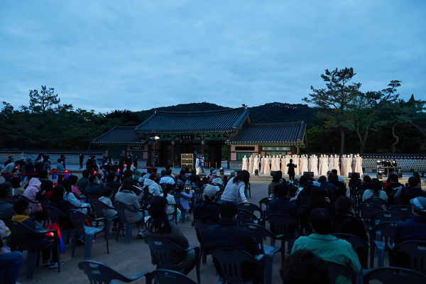 현충사 야간개장 달빛야행