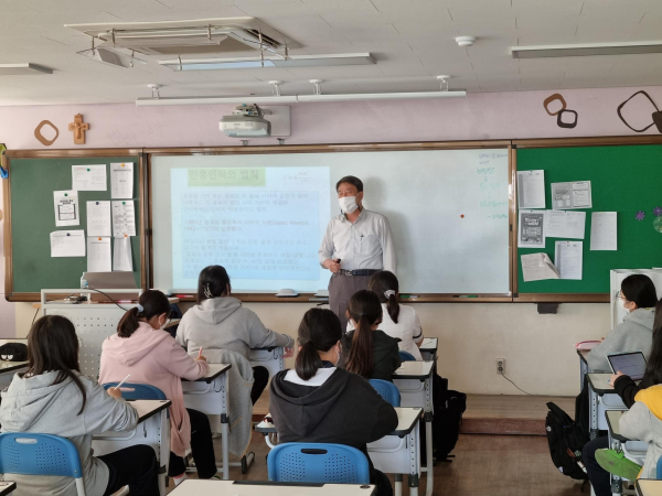 대전캠퍼스 미래신성장동력 전기전자제어과 성모여고에서맞춤형 『진로진학 아카데미』특강 실시 모습