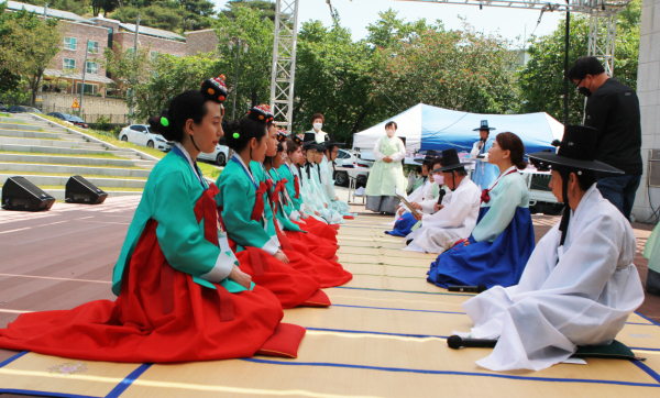 지난 16일, 제50주년 성년의 날을 맞아 외국인 유학생 대상 세종문화원과 함께 ‘전통 성년례’ 개최