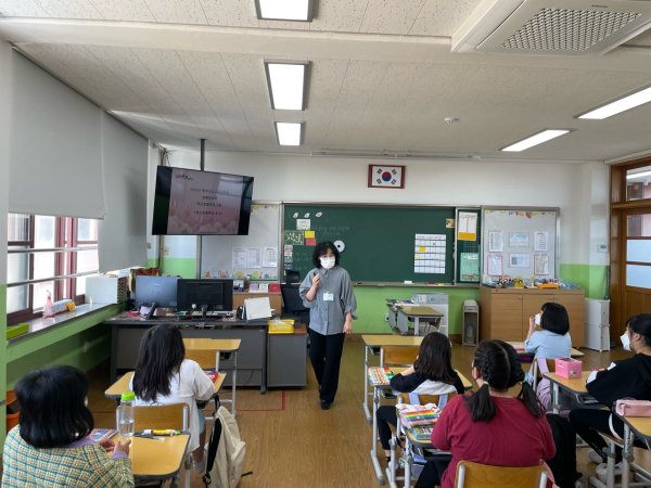 학급단위 독서교육과 점심시간 활용한 다문화 책읽어주기 수업 운영